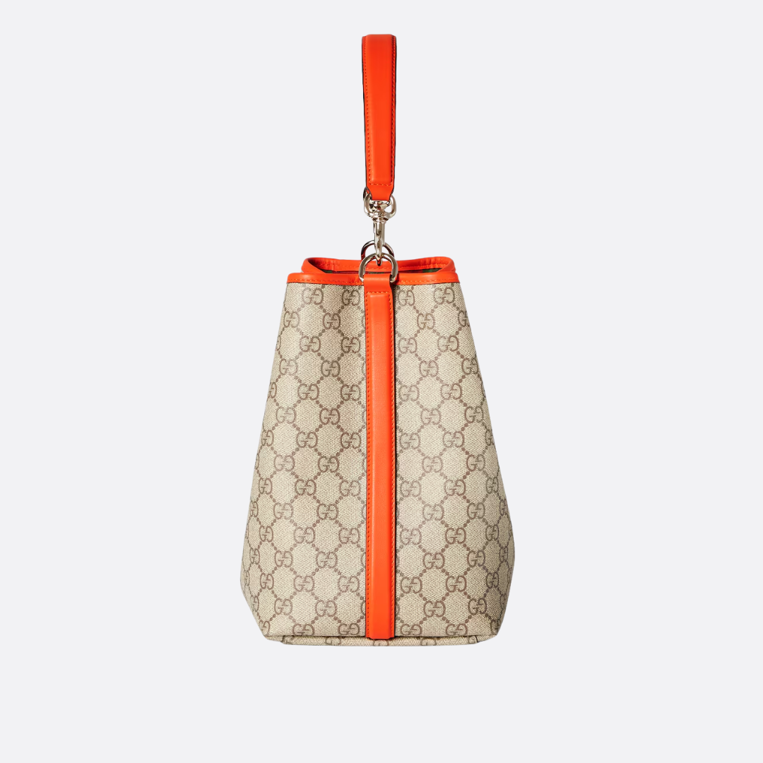 Gucci: Mittlere Bucket Bag & GG-Emblem