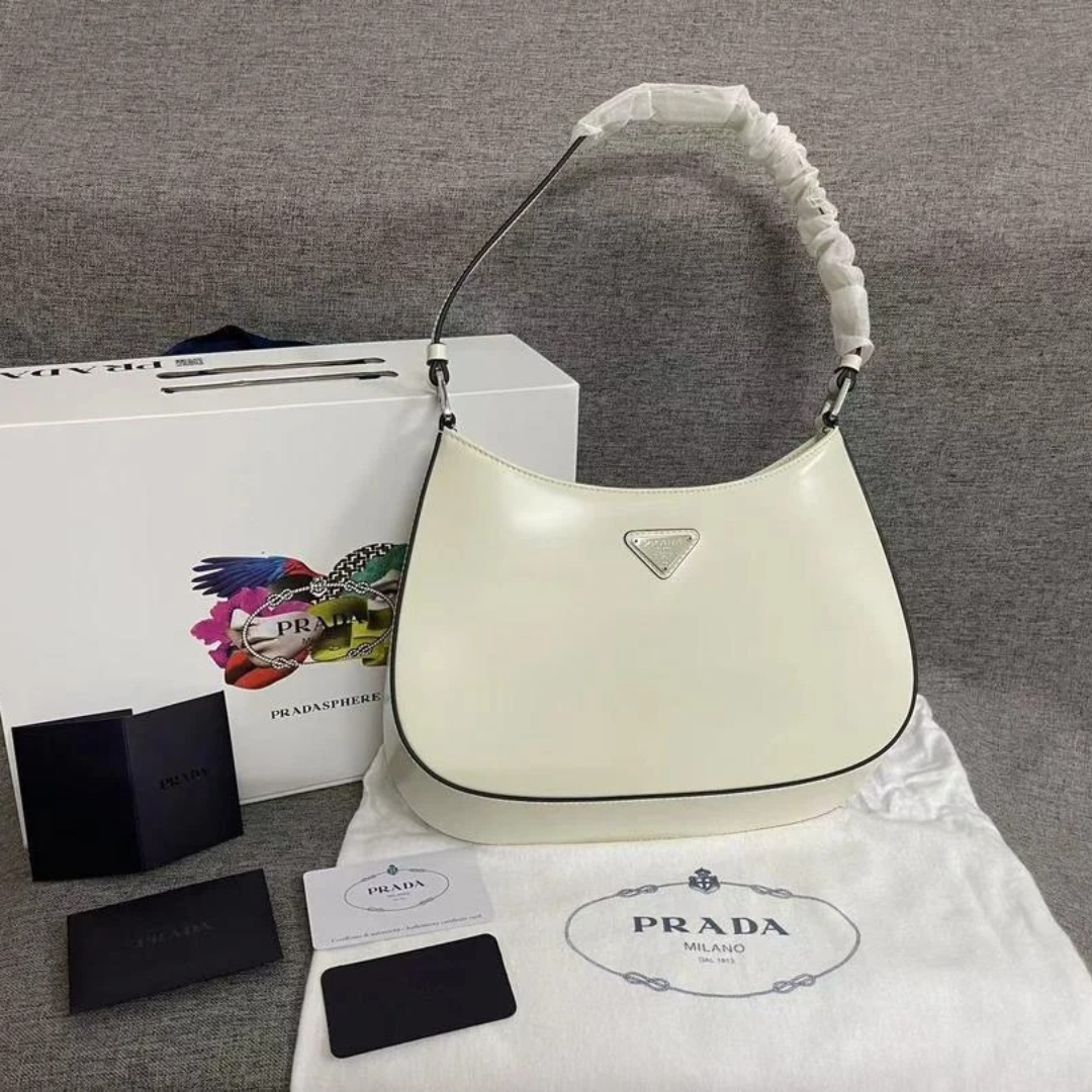 Prada Cleo Schultertasche aus gebürstetem Leder – Exklusiv