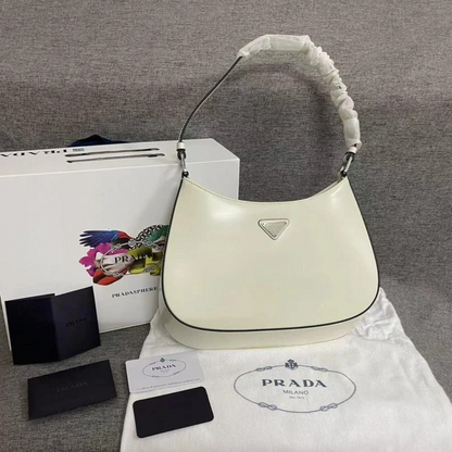 Prada Cleo Schultertasche aus gebürstetem Leder – Exklusiv