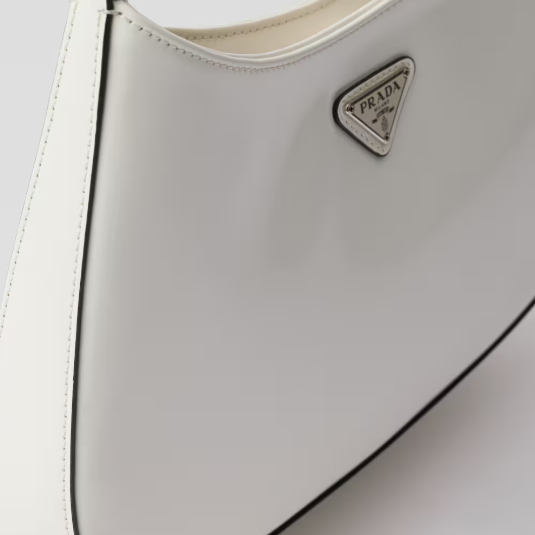 Prada Cleo Schultertasche aus gebürstetem Leder – Exklusiv