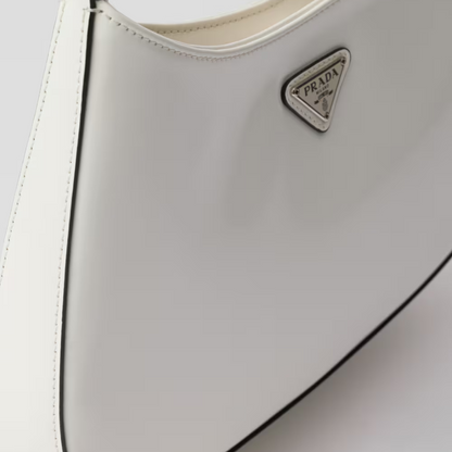 Prada Cleo Schultertasche aus gebürstetem Leder – Exklusiv