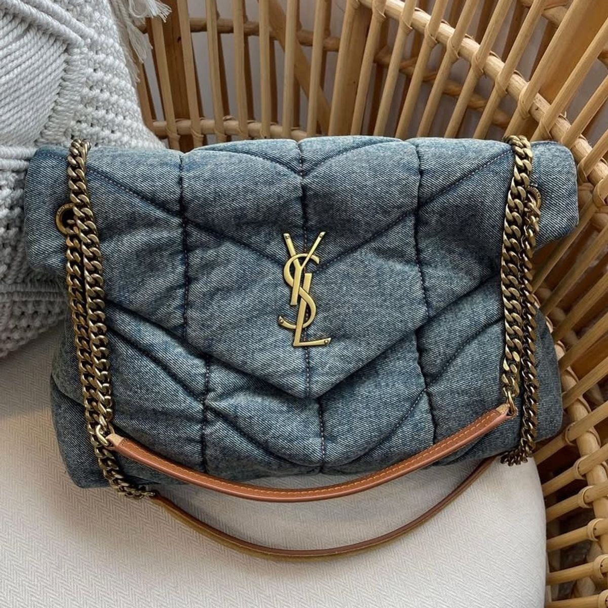 Saint Laurent Loulou Puffer Bag aus gestepptem Vintage-Denim
