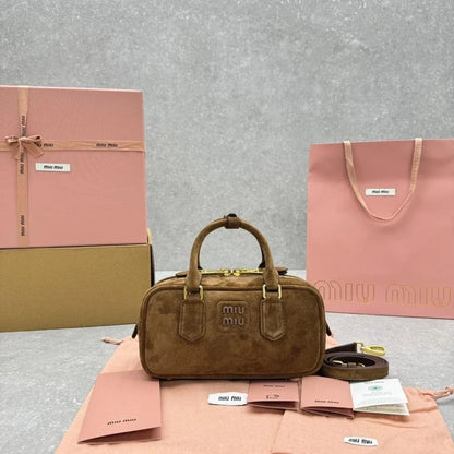 Miu Miu Arcadie Matelassé Tote – Exklusiv
